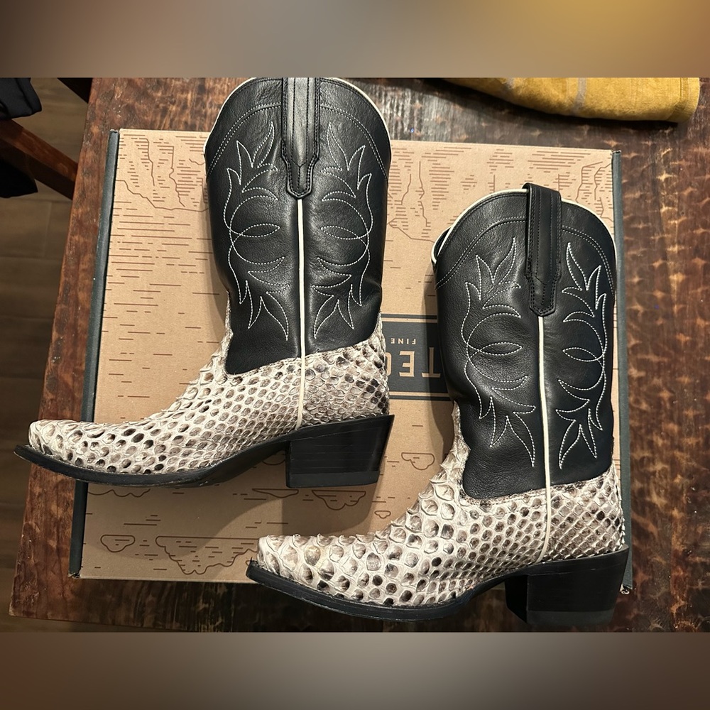 Tecovas Black and Cream Heeled Boots